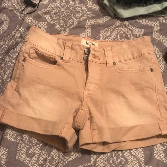 🌻5 for $25🌻 NWOT Pink Ombré MUDD Denim Shorts - Picture 1 of 4